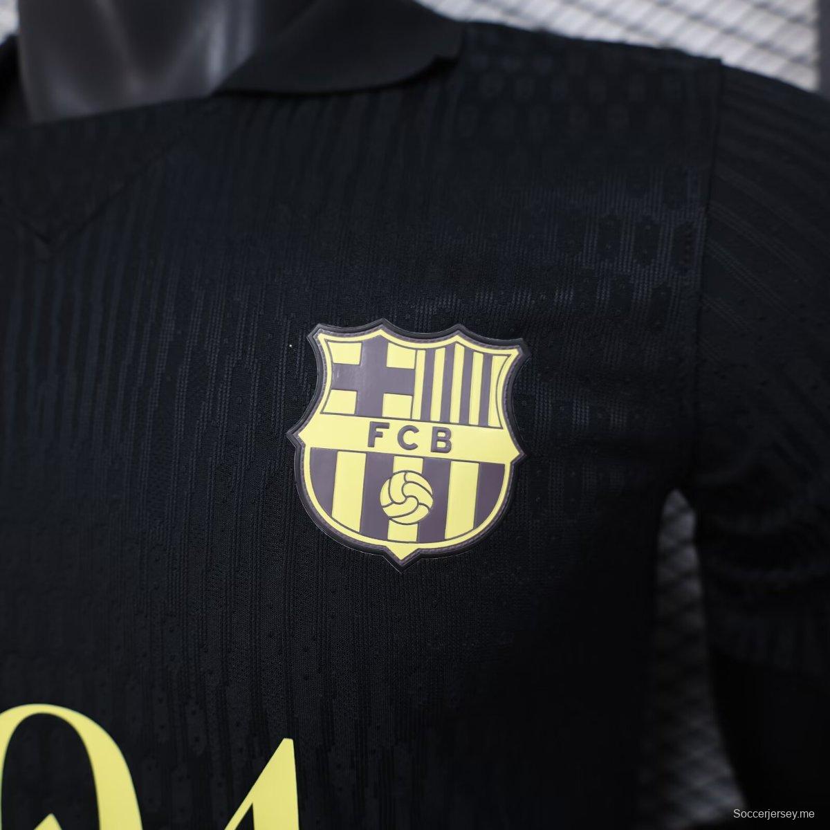 إصدار اللاعب 25/26 قميص نادي برشلونة باللون الأسود مع 304 راعي