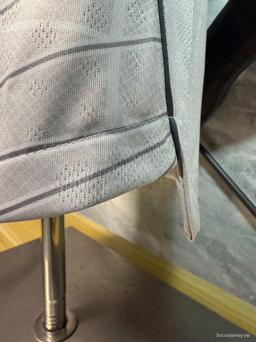 نسخة اللاعب 25/26 قميص أولمبيك ليون/ليون خارج الديار لأولمبيك ليون