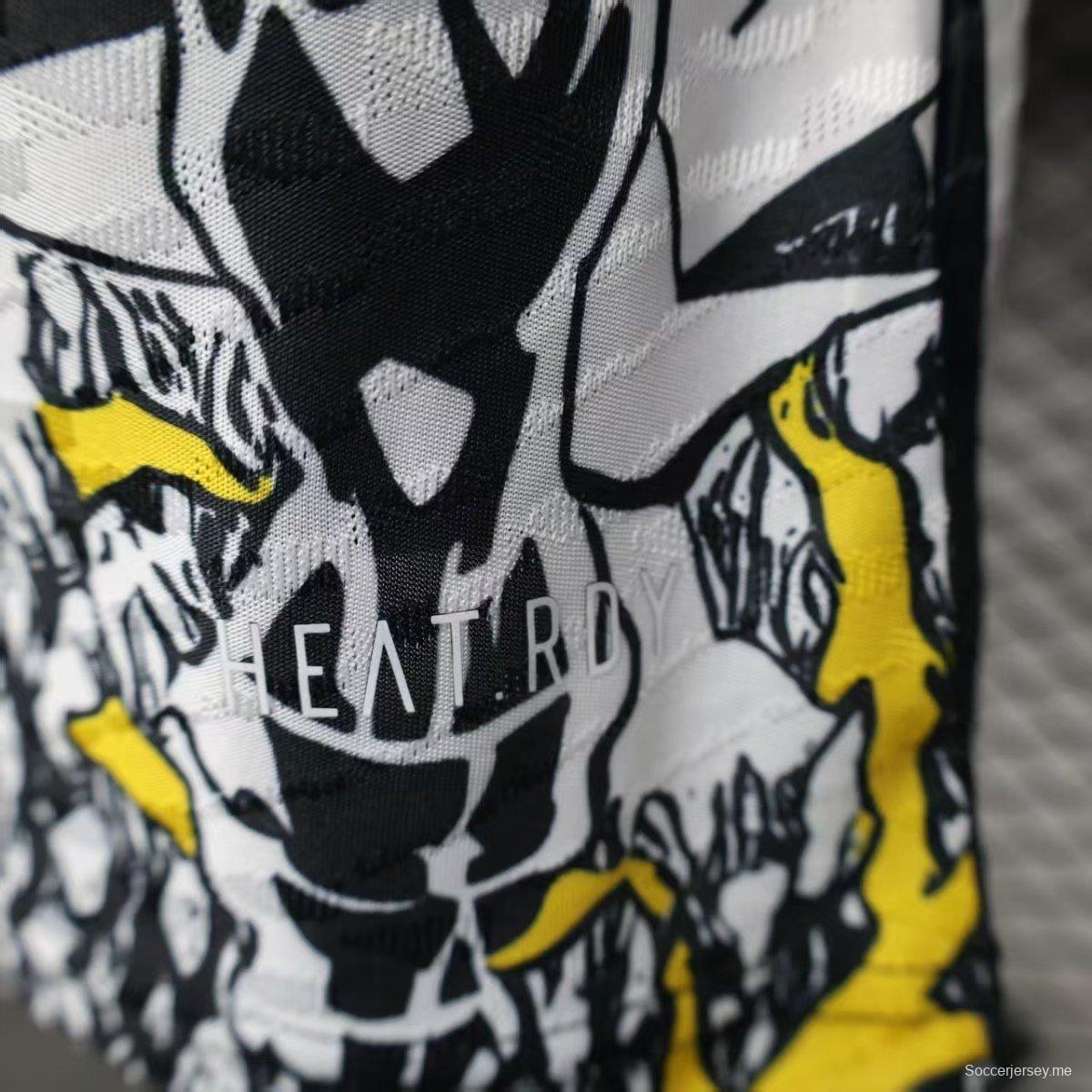 إصدار اللاعب 25/26 قميص ريال مدريد أفينجرز أبيض قبل المباراة