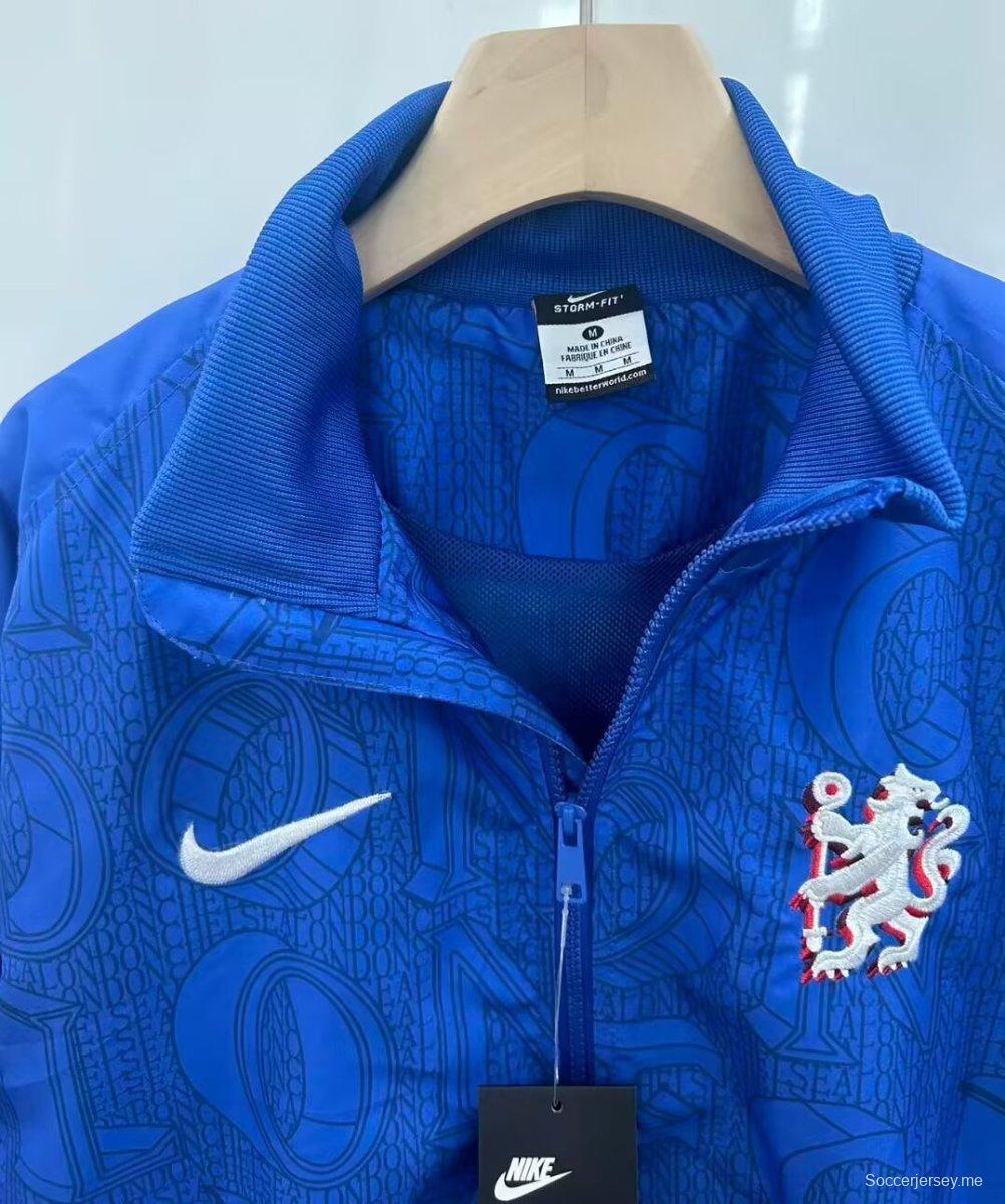 25/26 تشيلسي FC أزرق مع نمط نصي لندن على كامل السطح وسترة واقية من الرياح بسحاب كامل