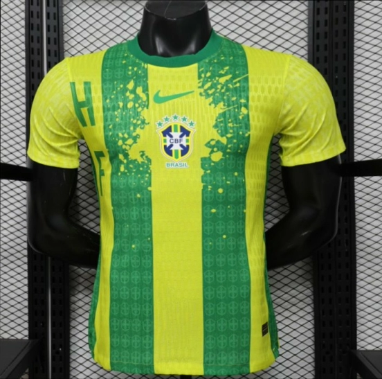 قميص اللاعب الإصدار 2026، البرازيل، الأصفر والأخضر بخطوط عمودية، إصدار خاص