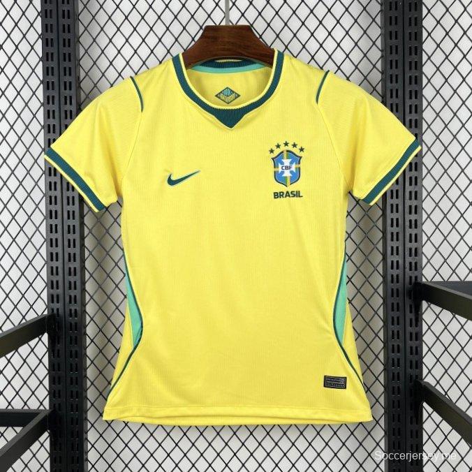 قميص المنتخب البرازيلي للسيدات في كأس العالم 2026 (قميص المباريات على أرضه)