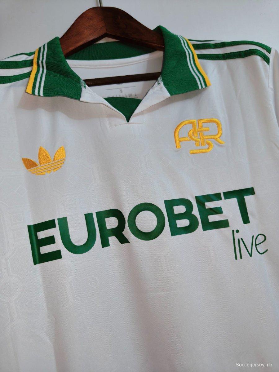 القميص الأبيض الثالث لفريق روما لموسم 2025/2026 مع شعار الراعي الكامل