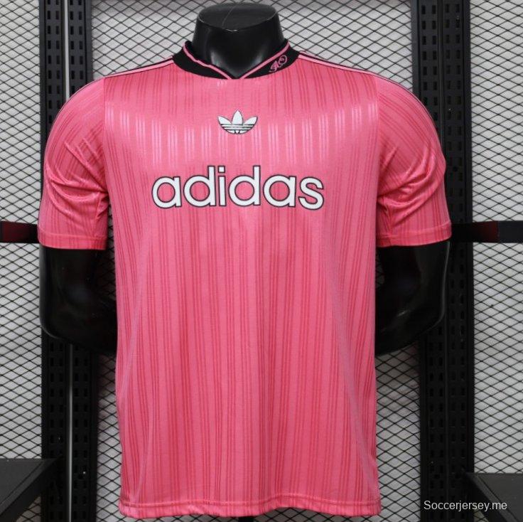 قميص كرة القدم الكلاسيكي "Player Version 2026" من Adidas Originals بخطوط وردية